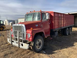 1977 Ford F-800 Image