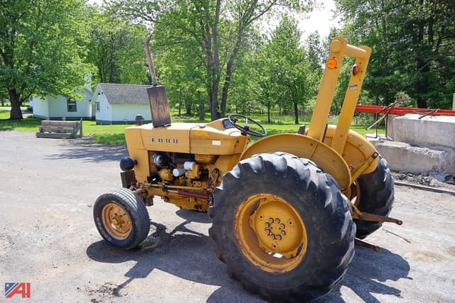 Image of Ford 335 equipment image 2