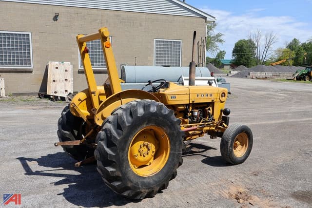 Image of Ford 335 equipment image 4