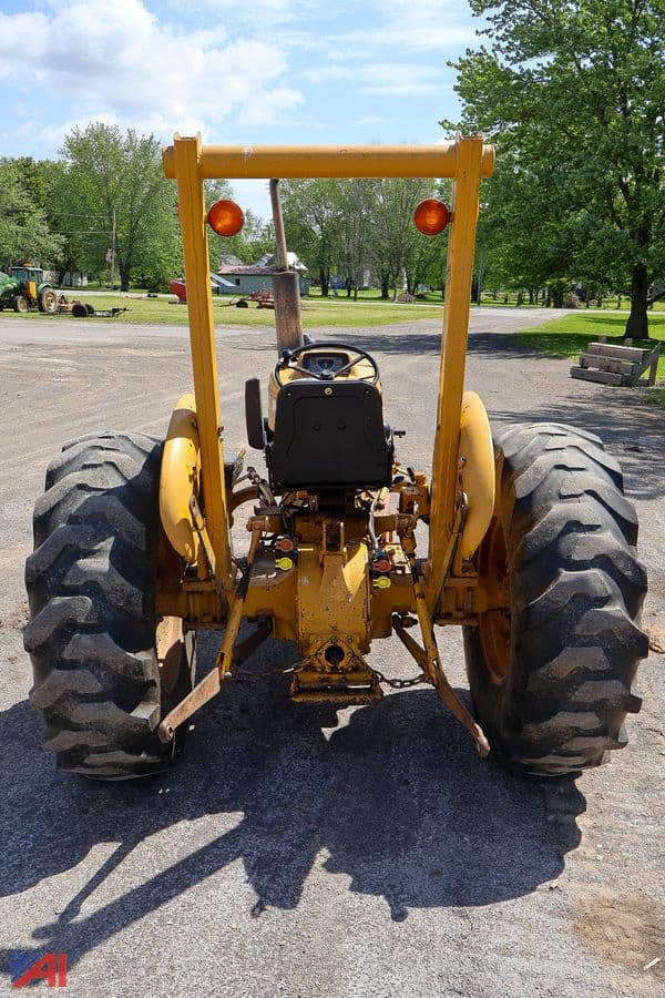 Image of Ford 335 equipment image 3