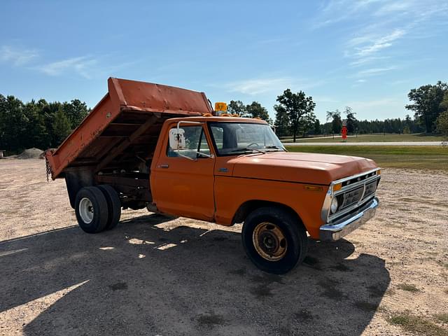 Image of Ford F-350 equipment image 3