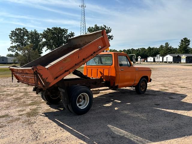 Image of Ford F-350 equipment image 4