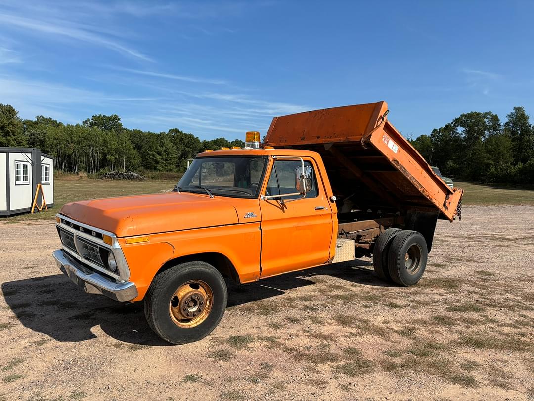 Image of Ford F-350 Primary image