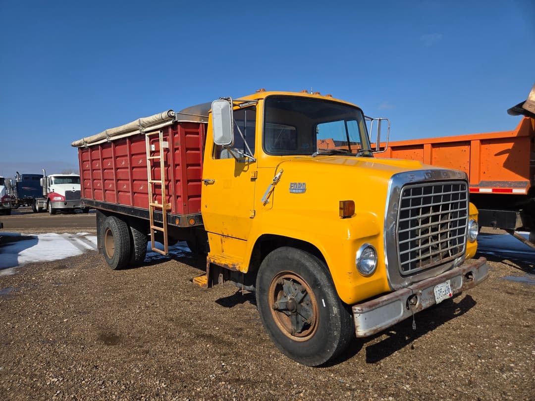 Image of Ford F-600 Primary image