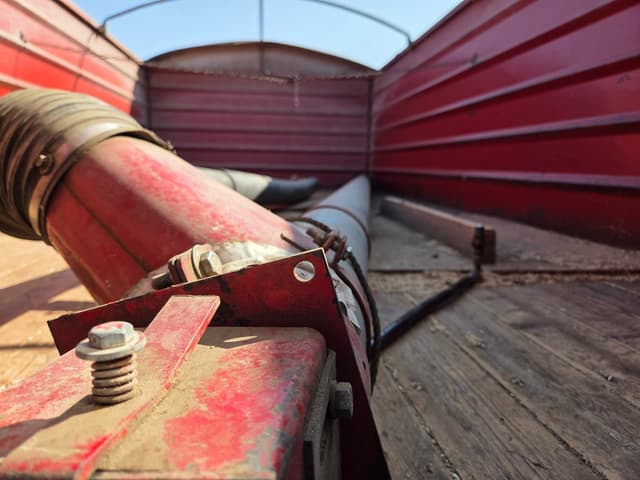 Image of Ford F-600 equipment image 4