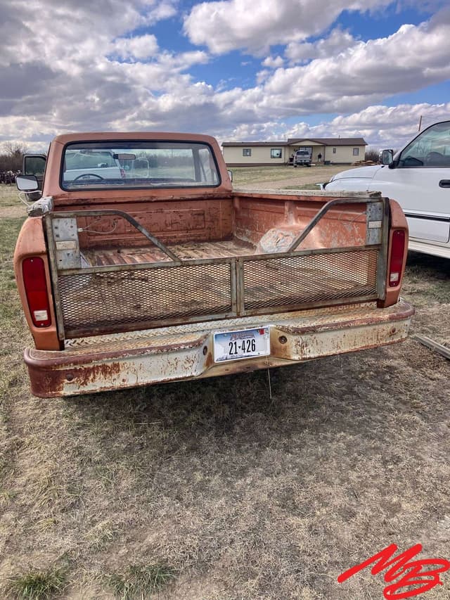 Image of Ford F-150 equipment image 4