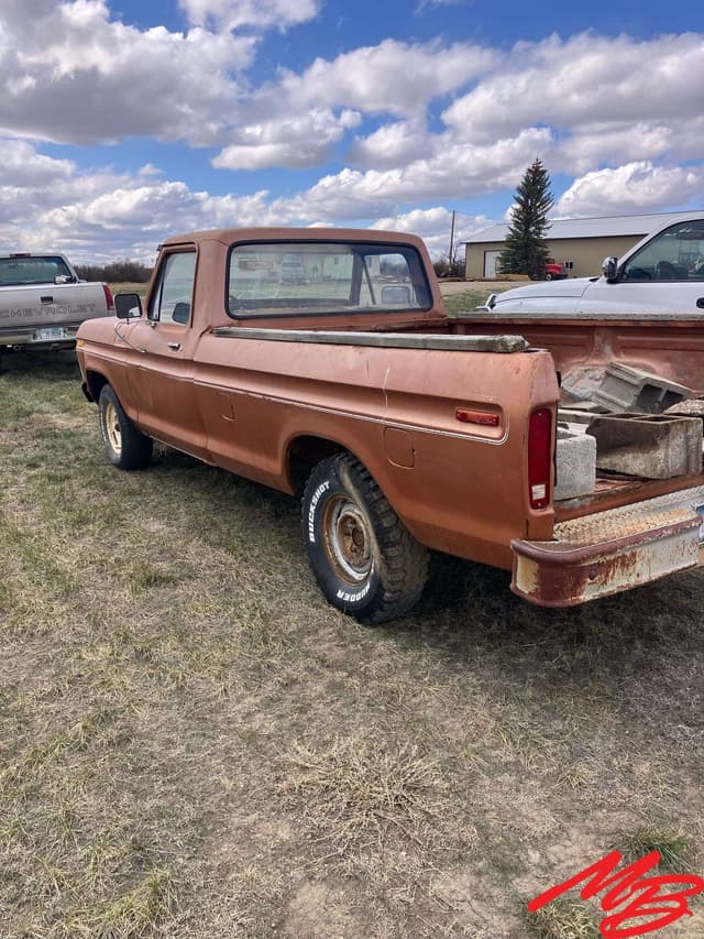 Image of Ford F-150 equipment image 1