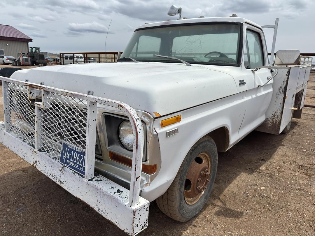 Image of Ford F-350 Primary image