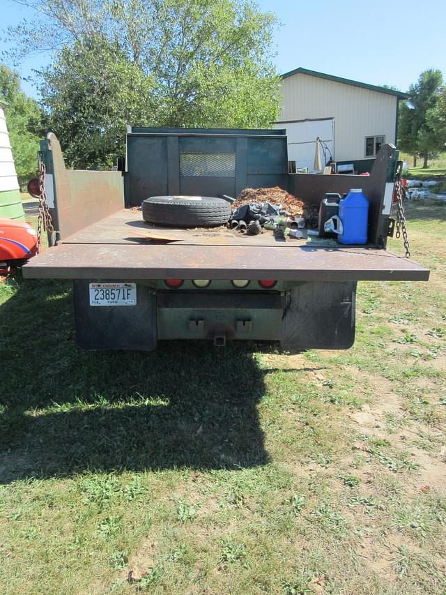 Image of Ford F-350 equipment image 3