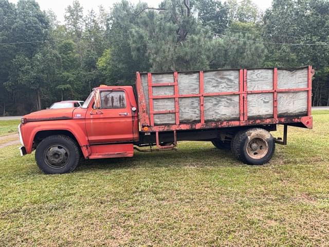 Image of Ford F-600 equipment image 1