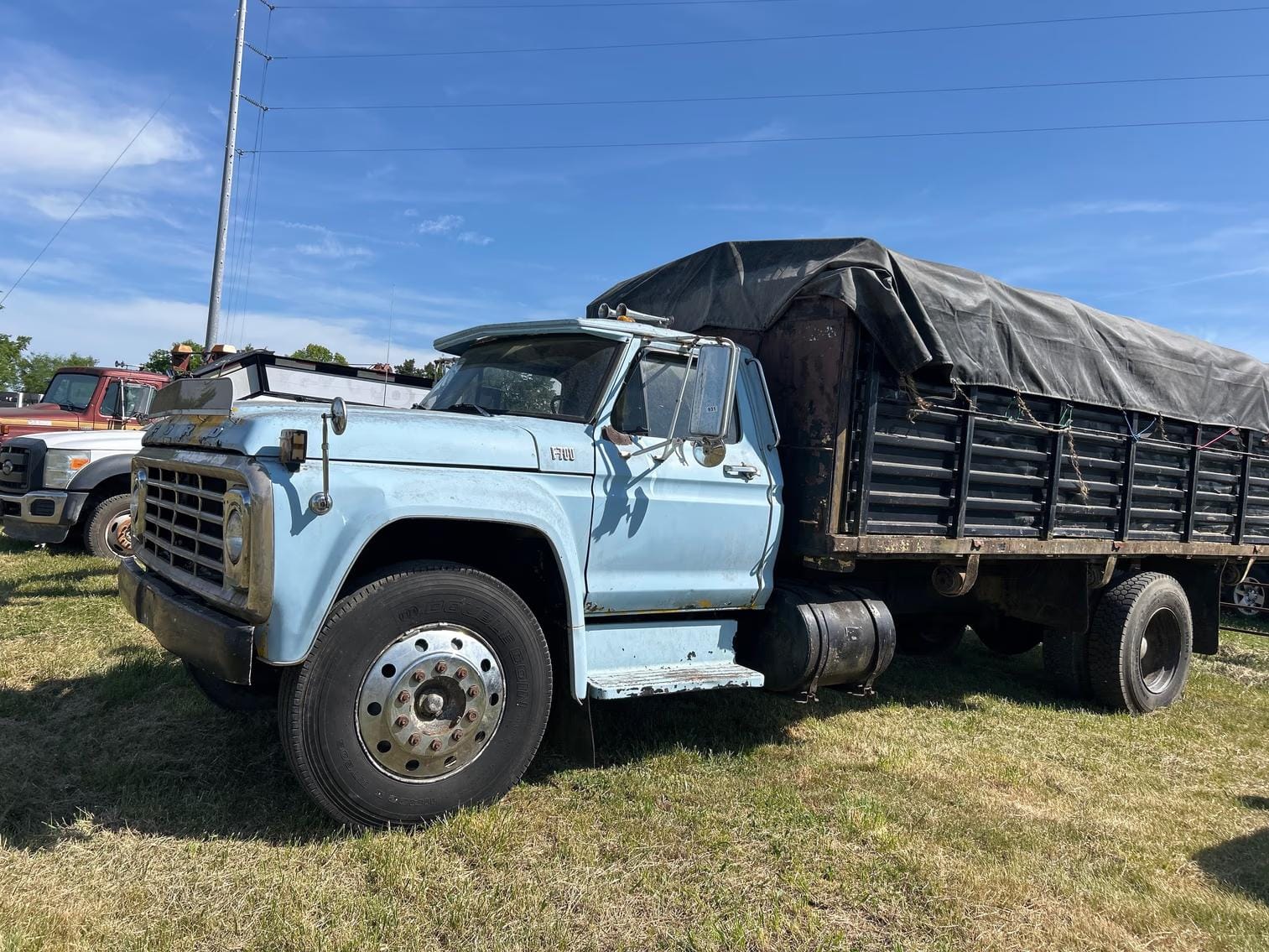 1977 Ford F-700 Equipment Image0