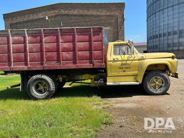Image of Ford F-750 equipment image 3