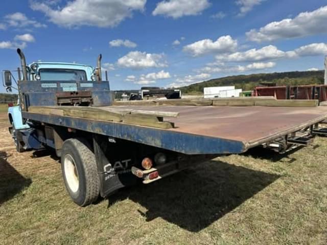 Image of Ford L9000 equipment image 3