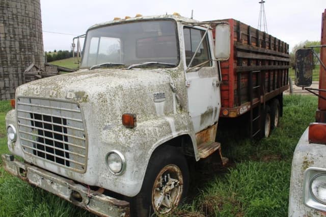 Image of Ford L7000 equipment image 3
