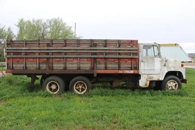 Image of Ford L7000 equipment image 2