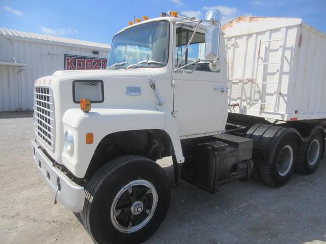 Image of Ford L9000 equipment image 2