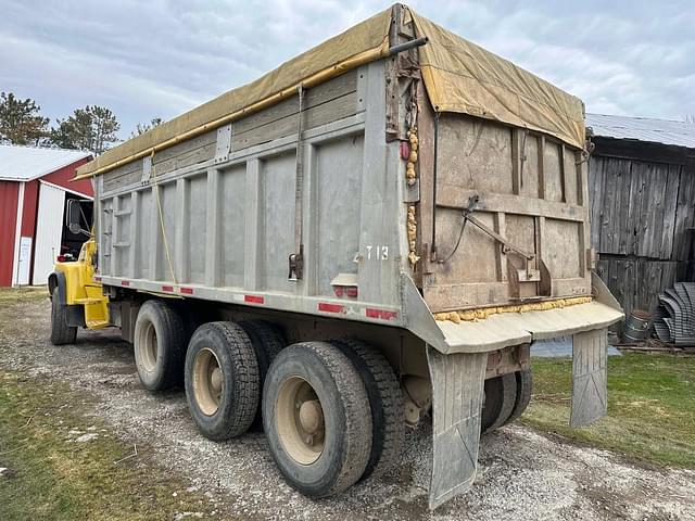 Image of Ford L9000 equipment image 4