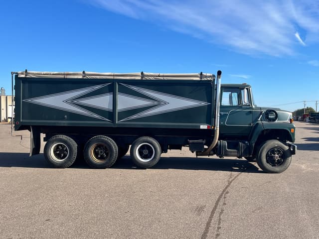 Image of Ford LNT9000 equipment image 3