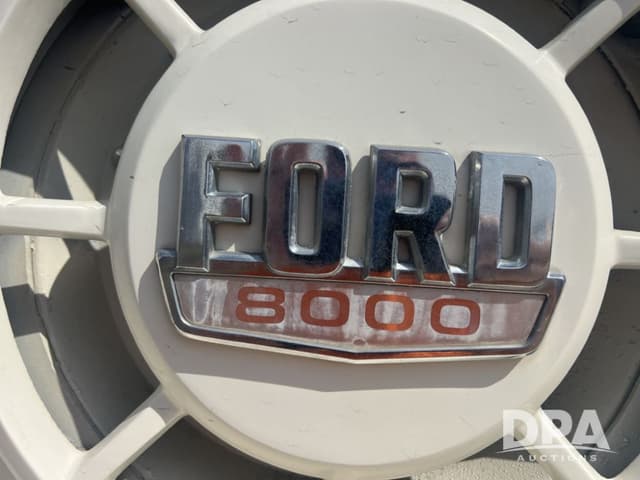 Image of Ford F-8000 equipment image 3