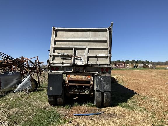 Image of Freuhauf Dump Trailer equipment image 4