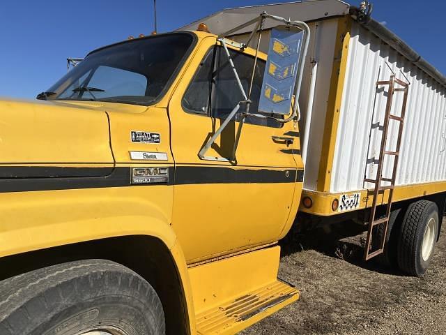 Image of GMC 6500 equipment image 2