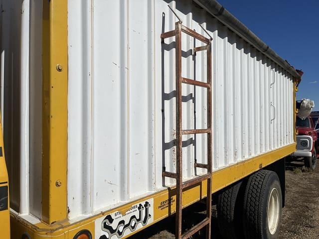 Image of GMC 6500 equipment image 3