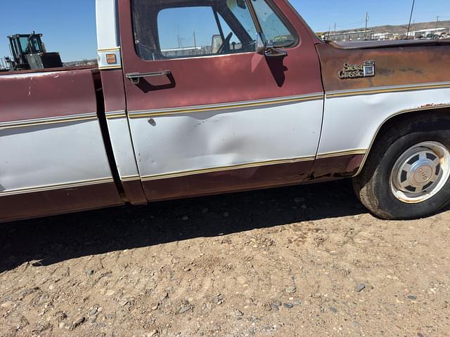 Image of GMC Sierra equipment image 2