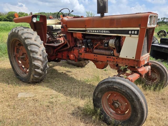 Image of International Harvester 686 equipment image 2