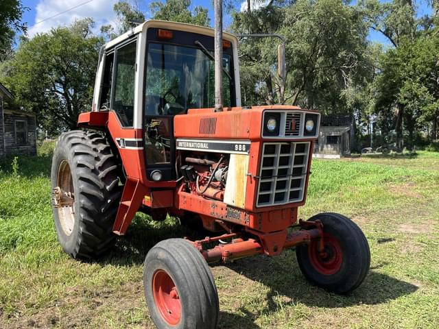 Image of International Harvester 986 equipment image 2