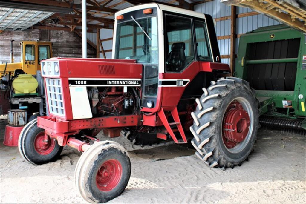Main image International Harvester 1086
