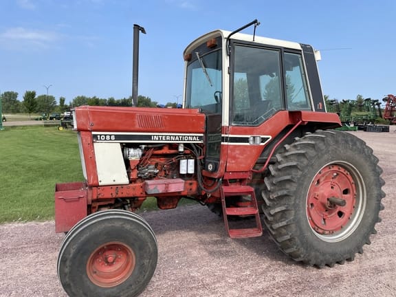 Main image International Harvester 1086