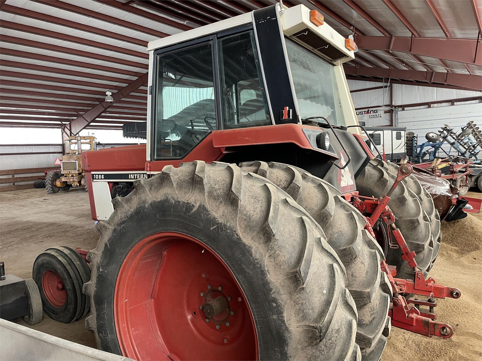 Main image International Harvester 1086