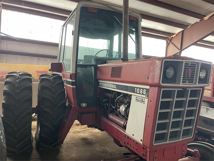 Main image International Harvester 1086 12