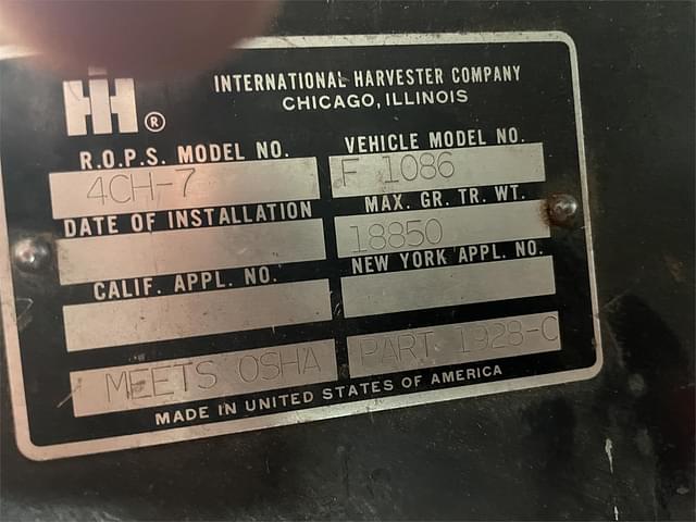 Thumbnail image International Harvester 1086 13