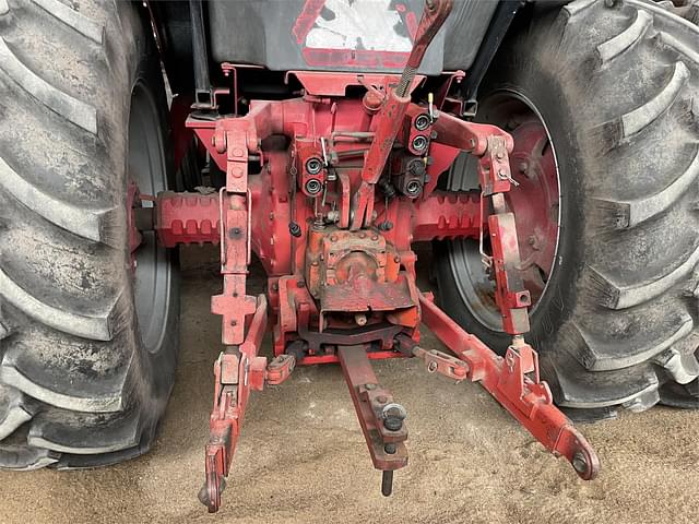 Thumbnail image International Harvester 1086 1