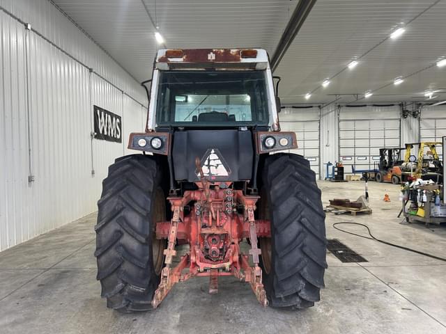 Image of International Harvester 1086 equipment image 4