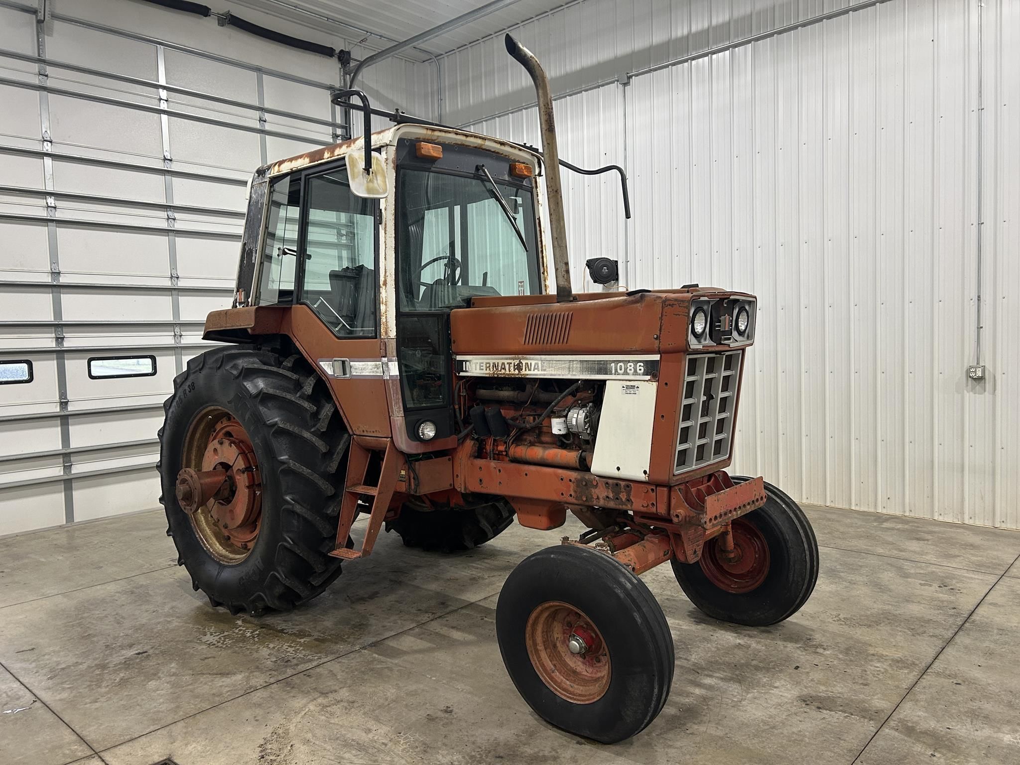 1977 International Harvester 1086 Equipment Image0