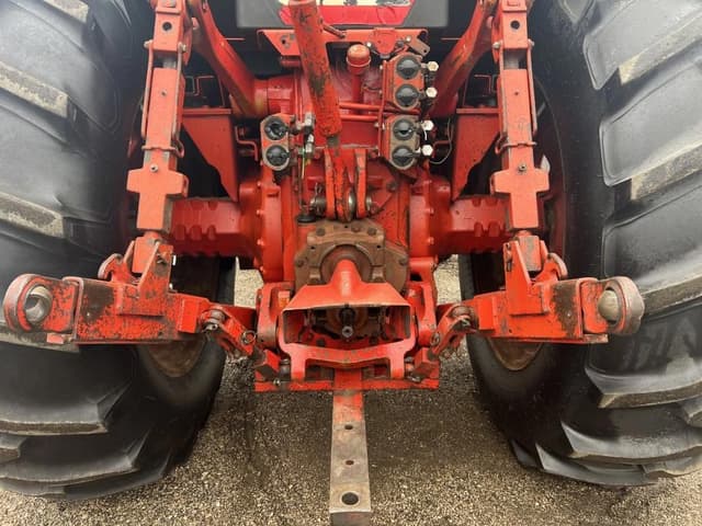 Image of International Harvester 1086 equipment image 4