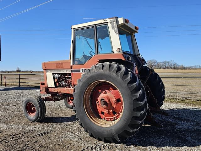 Image of International Harvester 1086 equipment image 4