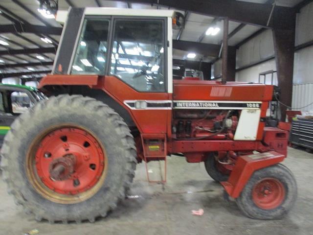 Image of International Harvester 1086 equipment image 3