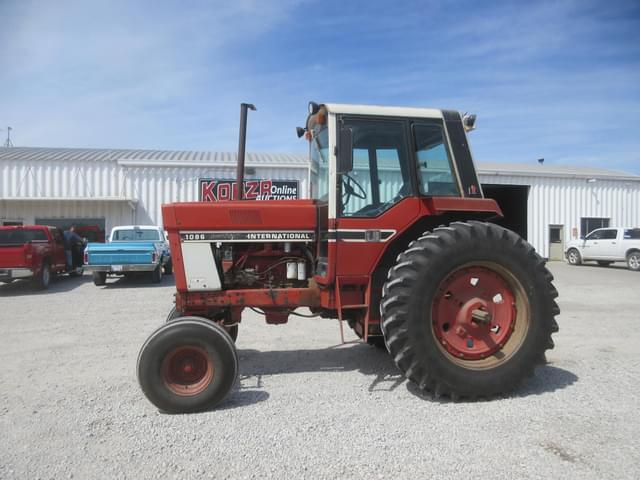 Image of International Harvester 1086 equipment image 1