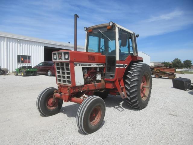 Image of International Harvester 1086 equipment image 2