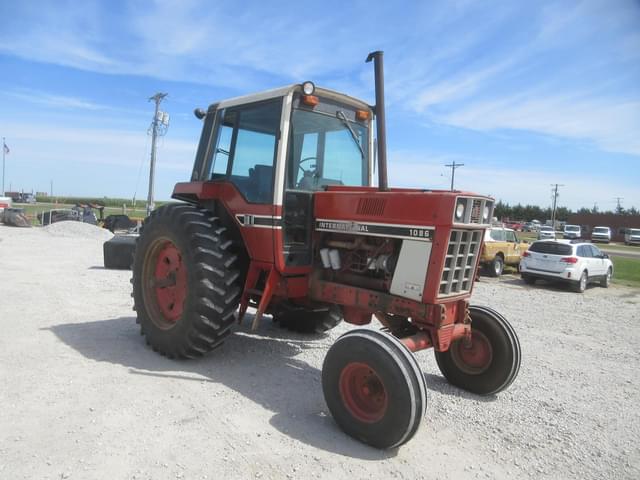 Image of International Harvester 1086 equipment image 4