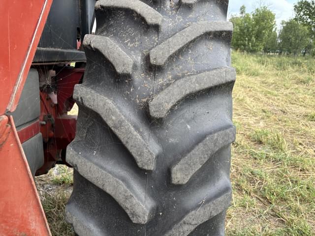 Image of International Harvester 1086 equipment image 3
