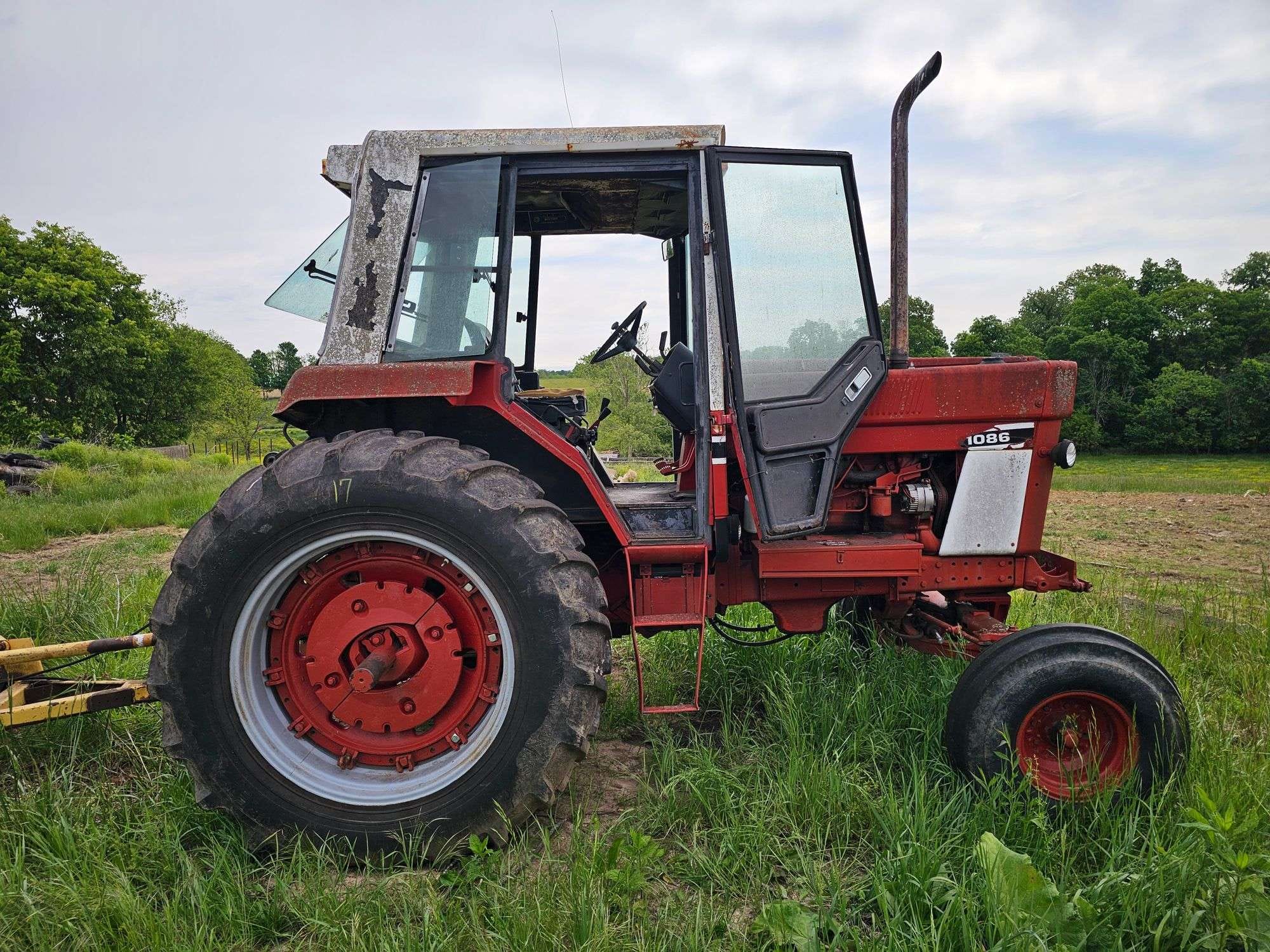 1977 International Harvester 1086 Equipment Image0