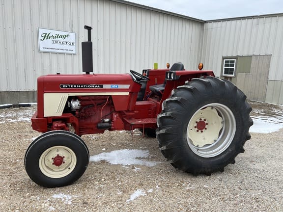 Main image International Harvester 674