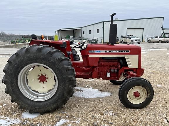 Image of International Harvester 674 equipment image 4