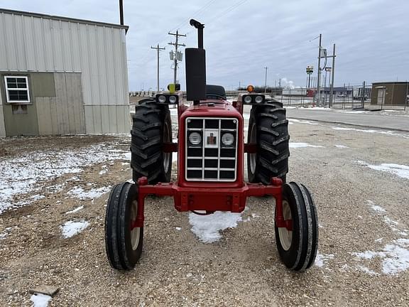 Image of International Harvester 674 equipment image 2