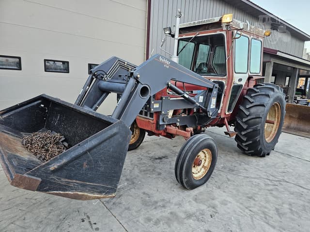 Image of International Harvester 674 equipment image 1