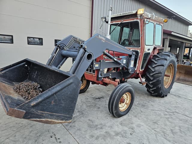 Image of International Harvester 674 equipment image 1